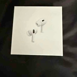 AirPod pro 2 with MagSafe charging case