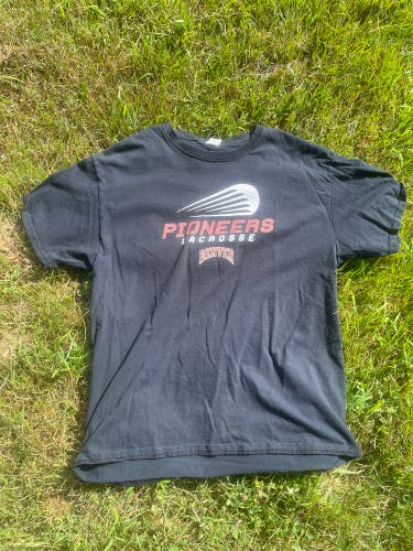 Denver Pioneers Lacrosse T shirt Large