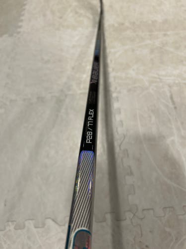 Intermediate Bauer Nexus Tracer Right Handed Hockey Stick Toe Pattern (New)