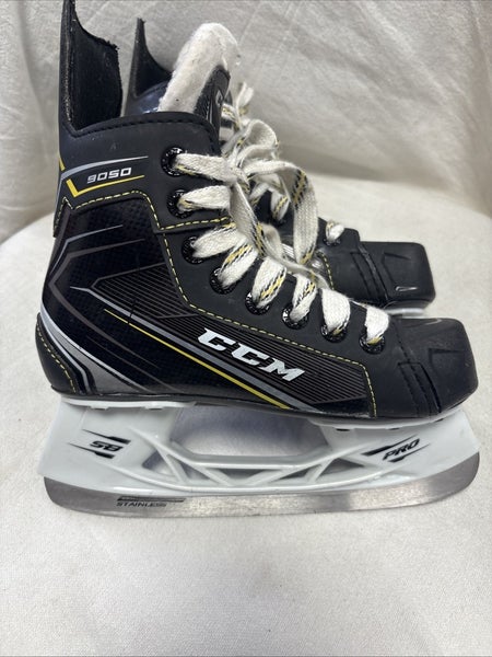 Junior Size 1 CCM TACKS 9050 Ice Hockey Skates