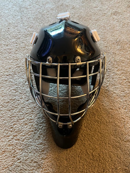 Van Veldon CCM branded Senior Large Goalie Mask (Used)