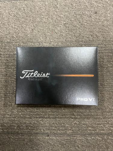 Used Titleist PRO V1 DOZEN 12 Pack - Golf Balls 11614-S000220009