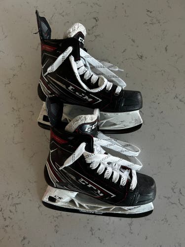 CCM JetSpeed Hockey Skates Size 4.5 (Used)