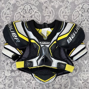 Small Junior Bauer Supreme 2S Pro Shoulder Pads (Used)
