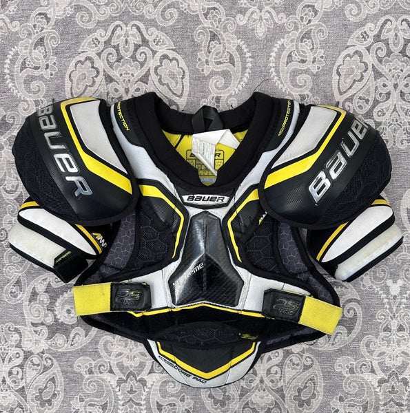Small Junior Bauer Supreme 2S Pro Shoulder Pads (Used)