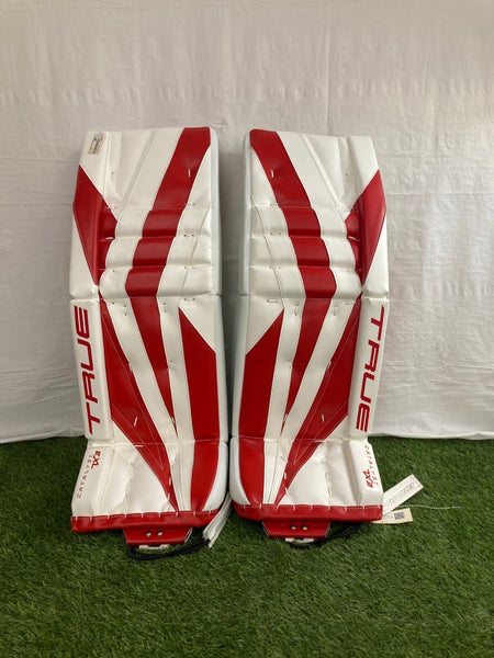 White 33" Senior True Catalyst 7X3 Goalie Leg Pads (Used)