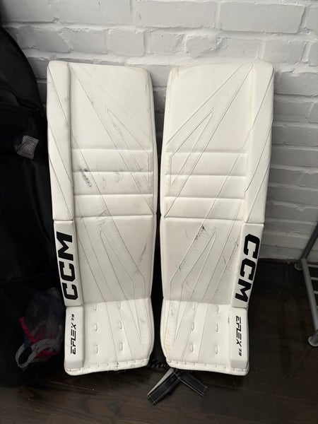 CCM Eflex 7.9 goalie leg pads 35+2