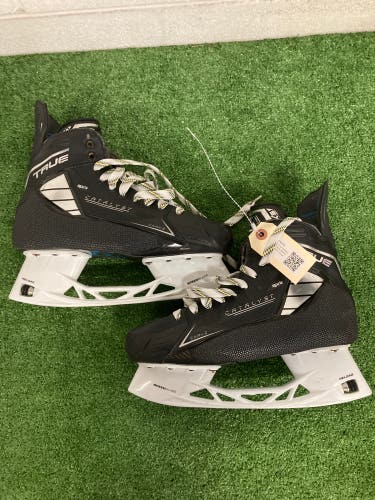 Senior True Catalyst 9X4 Hockey Skates Wide Width 9 (Used)