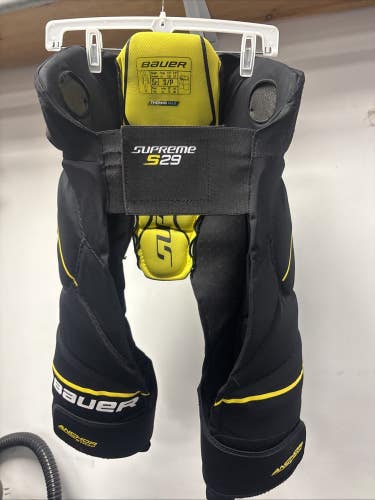 Senior Size Small Bauer Supreme S29 Ice Hockey Girdle Pants