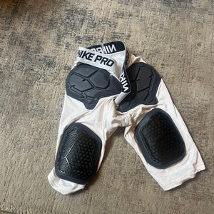 Medium Youth Nike Pro Combat Hyperstrong 3.0 (New)