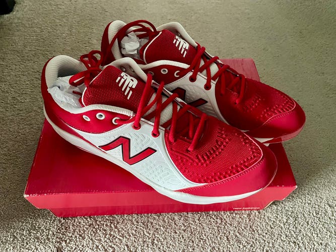 Red Men's Size M 15.0 (W.16.0) Adult New Balance Molded Cleats Cleats (New)