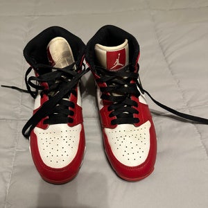 Unisex 4Y (Big Kids / Youth) Air Jordan High Top Molded Cleats (Used)