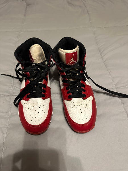 Unisex 4Y (Big Kids / Youth) Air Jordan High Top Molded Cleats (Used)