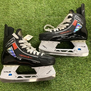 Senior True HZRDUS 5X Hockey Skates Wide Width 10.5 (Used)