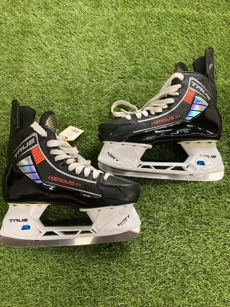Senior True HZRDUS 5X Hockey Skates Wide Width 10.5 (Used)