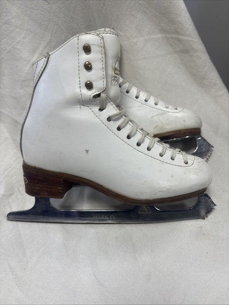 Girls Junior Size 3 B Jackson Ultima Freestyle Figure Ice Skates. MARK IV Blades