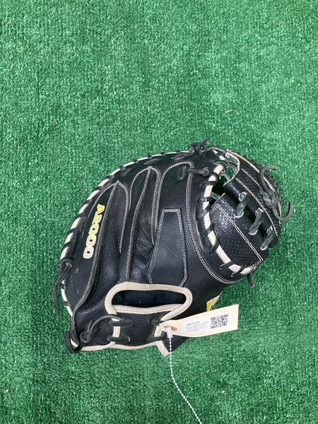 Black Wilson A2000 SCM1D RH Catcher's Baseball Glove 33.5" (Used)
