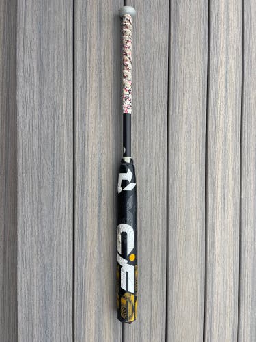 2022 DeMarini CF Composite Bat (-10) 23 oz 33" (Used)