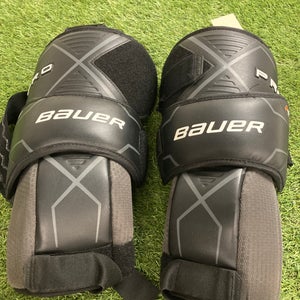 Senior Bauer Pro Knee Pads (Used)