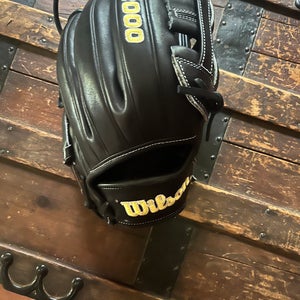 Wilson A2000 RH Infield Baseball Glove 11.5" H Web