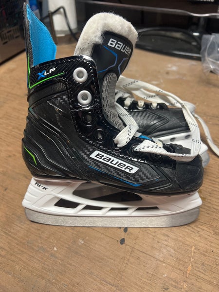Bauer XLP Hockey Skates 9 (Used)