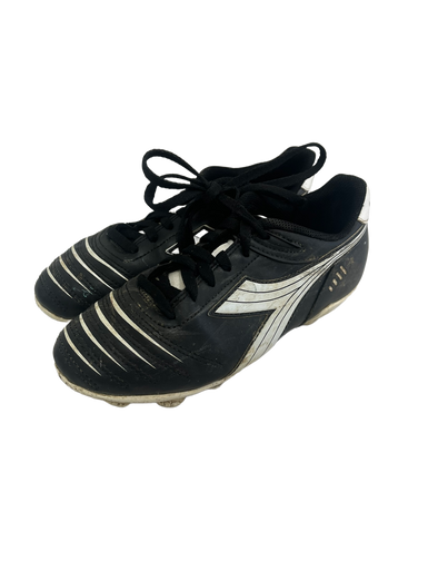 Used Diadora Soccer Cleats Black Junior 03.5 11692-S000140154