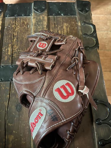 Wilson A2000 RH Infield Baseball Glove 11.75" (Used)