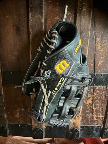 Wilson A2000 RH Outfield Baseball Glove 12.75" (Used) Custom