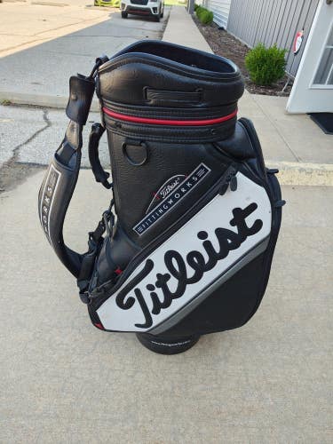 Titleist 6 Divider Fittingworks Golf Cart Staff Bag Black/Red/White
