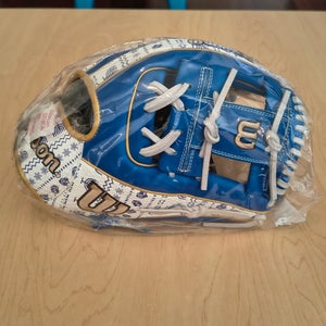 Wilson A2000 Hanukkah Sweater 1975SS Baseball Glove 11.75" 2024 RH New w/ Tags