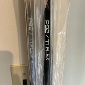 Senior Bauer Vapor Hyper2Lite two Pack Right Handed Hockey Sticks P92 (New)