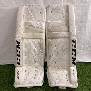 White 28" Junior CCM Extreme Flex 5.5 Goalie Leg Pads (Used)