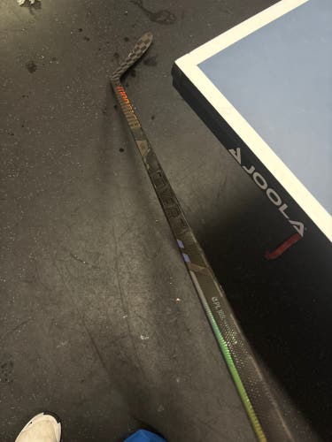 Senior Warrior Covert QR6 pro Right Handed Hockey Stick W28 (Used)