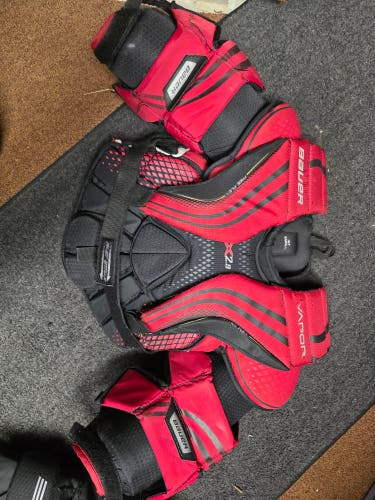 Small Bauer Vapor X2.9 Goalie Chest Protector (Used)