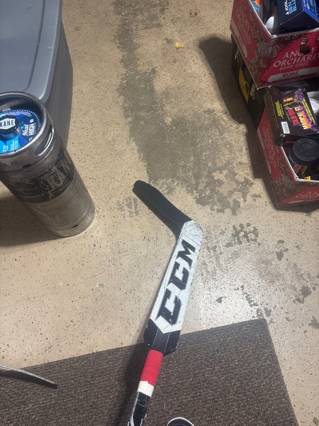 CCM Axis 1.9 Regular Goalie Stick 24" Paddle (Used)