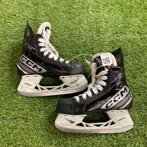 Youth CCM Jetspeed FT680 Hockey Skates Regular Width 13.5 (Used)