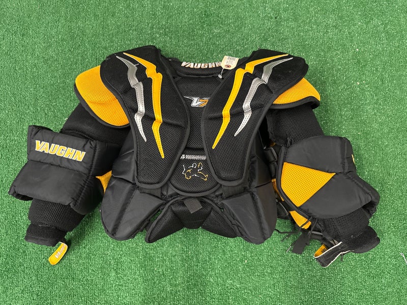 Junior Large Vaughn Velocity V7 Goalie Chest Protector (Used)