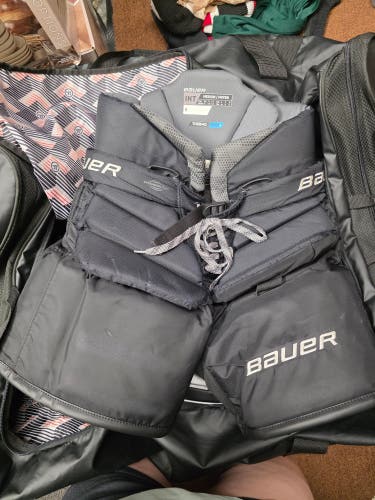 Intermediate Medium Bauer Elite Hockey Goalie Pants (Used)