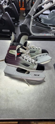 Used Bauer VAPOR VI Senior Hockey Skate Senior 4 11497-S000151428