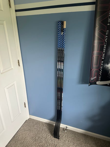 4 Pack Senior True Hzrdus 9x4 Right Handed Hockey Stick P28 Pro Stock USA Tactile Grip (New)