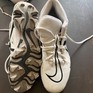 Men's Size M 8.5 (W 9.5) Nike ALPHA Low Top (Used)