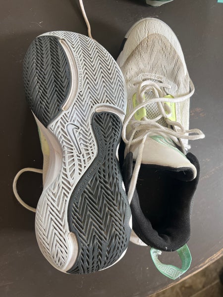 Men's Size M 8.5 (W 9.5) Nike Shoes (Used)