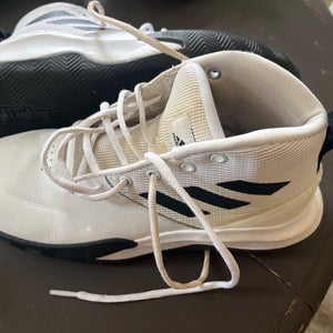 Men's Size M 8.0 (W 9.0) Adidas Shoes (Used)