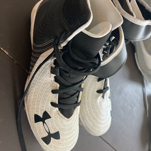Men's Size M 7.0 (W 8.0) Under Armour (Used)