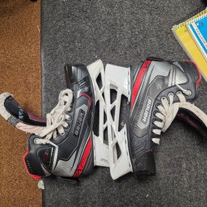 Bauer Vapor X2.7 Hockey Goalie Skates Regular Width 6.5 (Used)