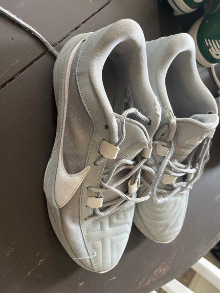 Men's Size M 9.5 (W 10.5) Nike Shoes (Used)