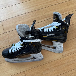 Bauer Supreme M4 Hockey Skates Regular Width Size 2 (Used)