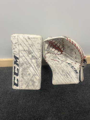 CCM Extreme Flex E5.5 Glove and Blocker Set Regular (Used
