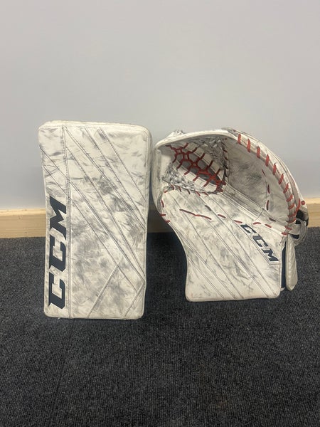 CCM Extreme Flex E5.5 Glove and Blocker Set Regular (Used