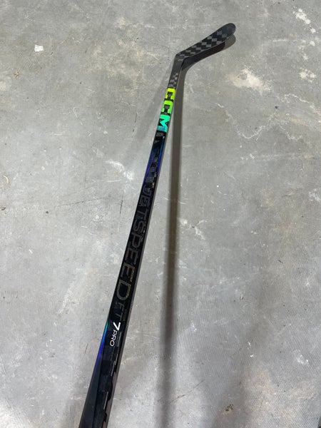 CCM JETSPEED FT7 PRO Pro Stock Hockey Stick Grip P28 85 Flex Right 42123
